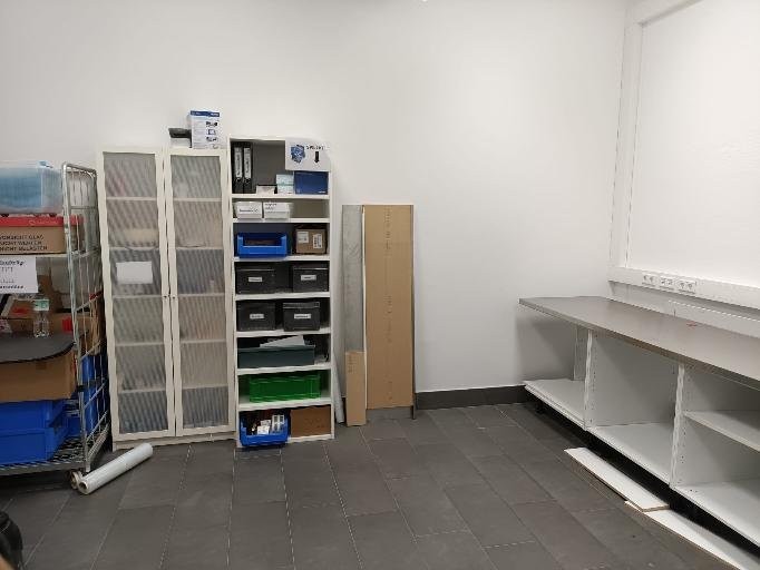 Praxis Einrichtung Holz Schenda (12)