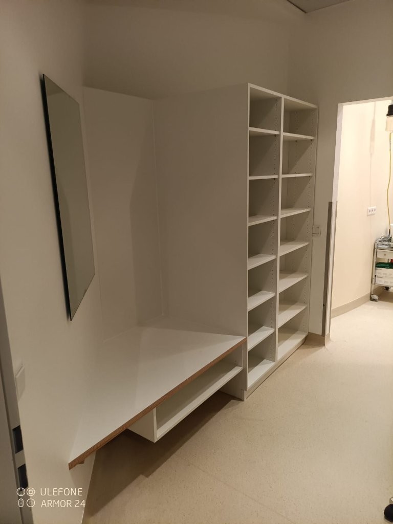 Praxis Einrichtung Holz Schenda (21)