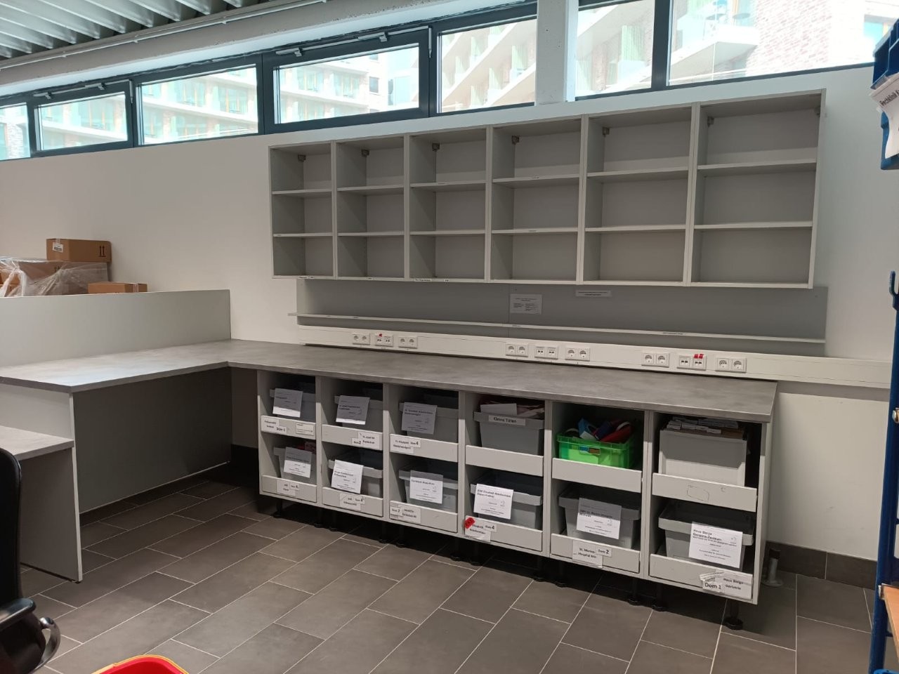 Praxis Einrichtung Holz Schenda (27)