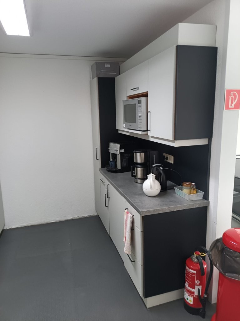 Praxis Einrichtung Holz Schenda (35)