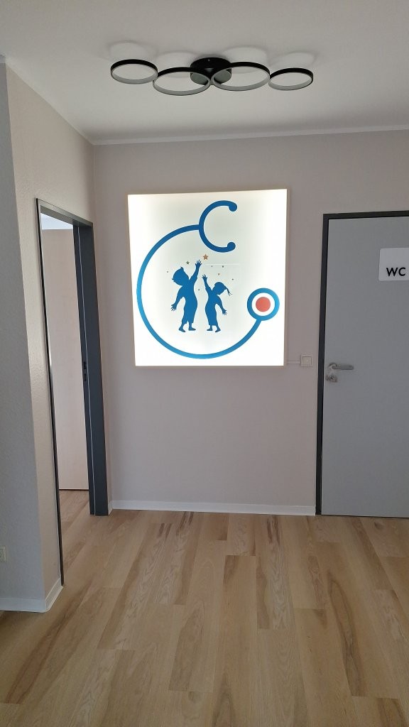 Praxis Einrichtung Holz Schenda (61)