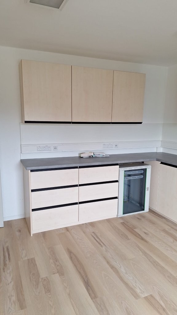 Praxis Einrichtung Holz Schenda (66)