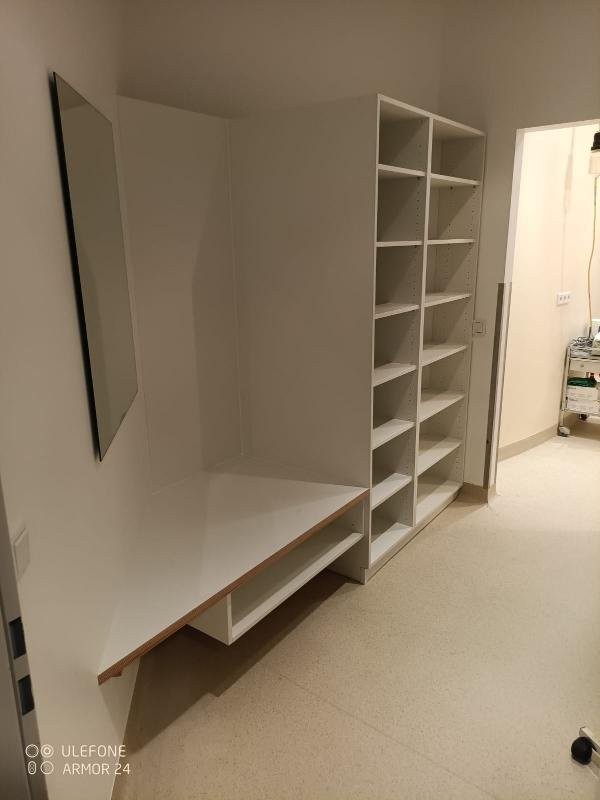 Praxis Einrichtung Holz Schenda (6)