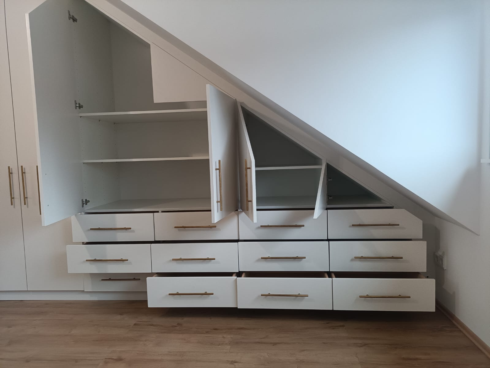 Kleiderschrank